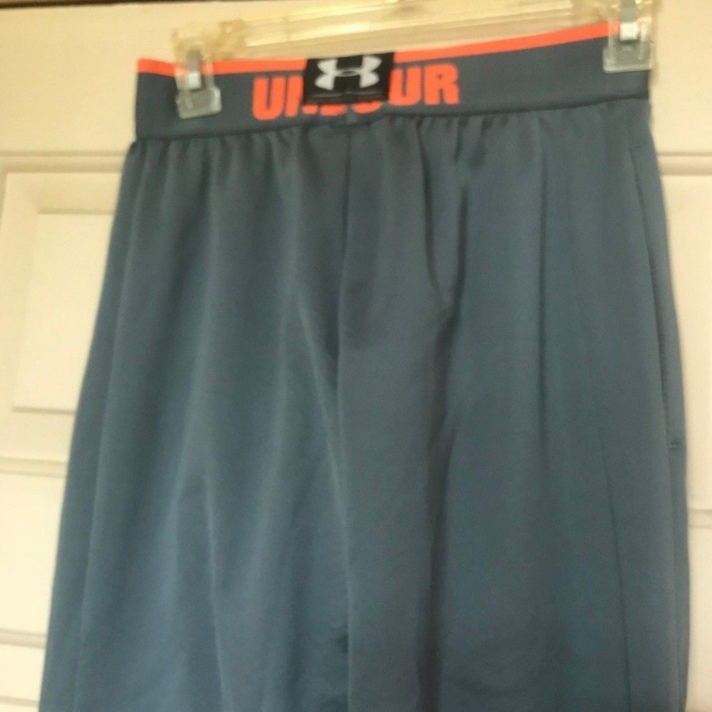 Under Armour Gray Athletic Pants size M